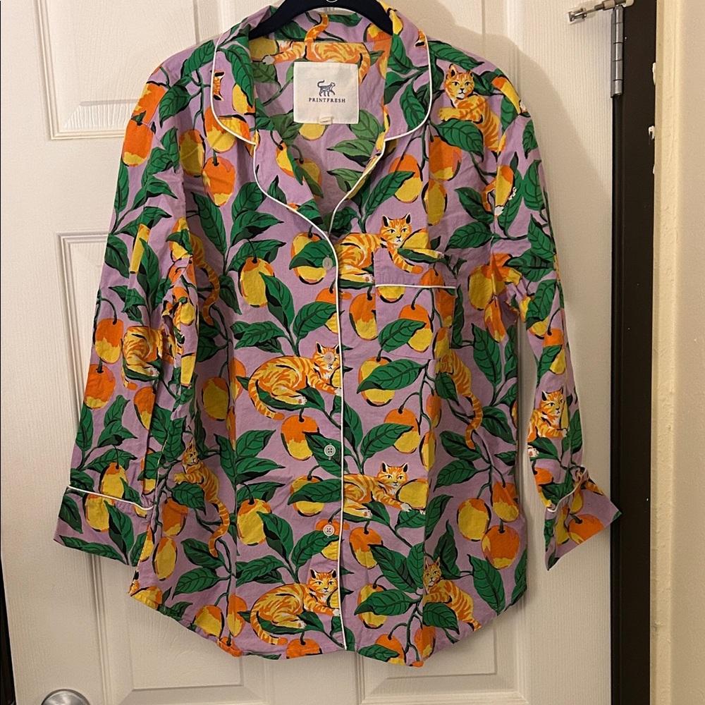 Printfresh Lavender Cat & Citrus Pajama Top with Green Leaves